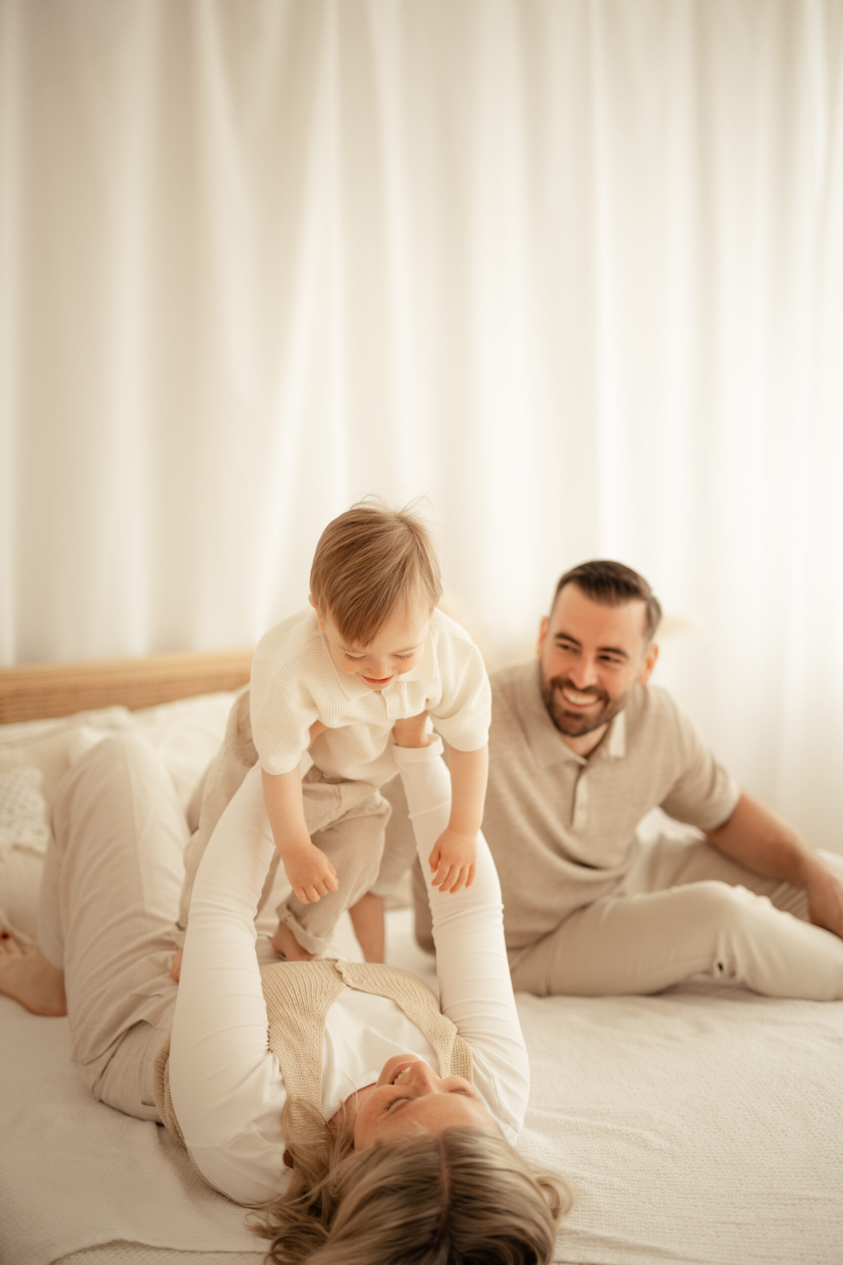 Familienshooting Remich Merzig Photographie Poesie natürliche ungestellte Bilder Tageslicht Studio Fotografin Saarlouis Trier Luxembourg Remich Schengen Saarbrücken Saarburg Saarland